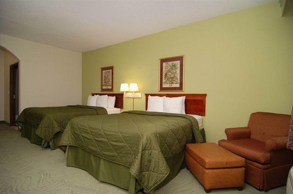 Econo Lodge Inn & Suites East Houston I-10 Exterior photo