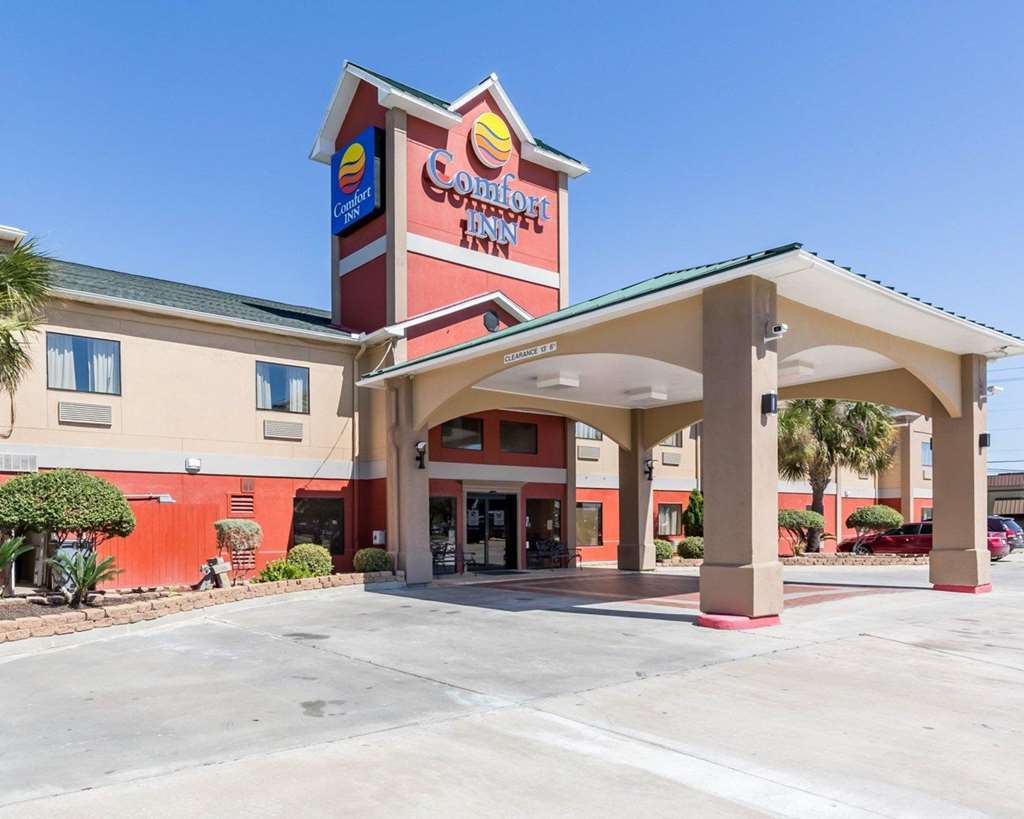 Econo Lodge Inn & Suites East Houston I-10 Exterior photo